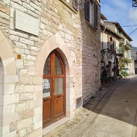 La Suite Di San Rufino - Myassisisuite Appartamenti - A 13 Minuti Da San Francesco - 2 Letti Matrimoniali-Centrale Exterior photo
